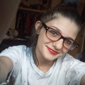 Meet your Posher, Alexis